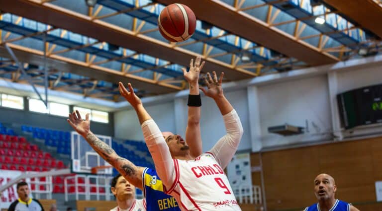 Match face aux Grecs