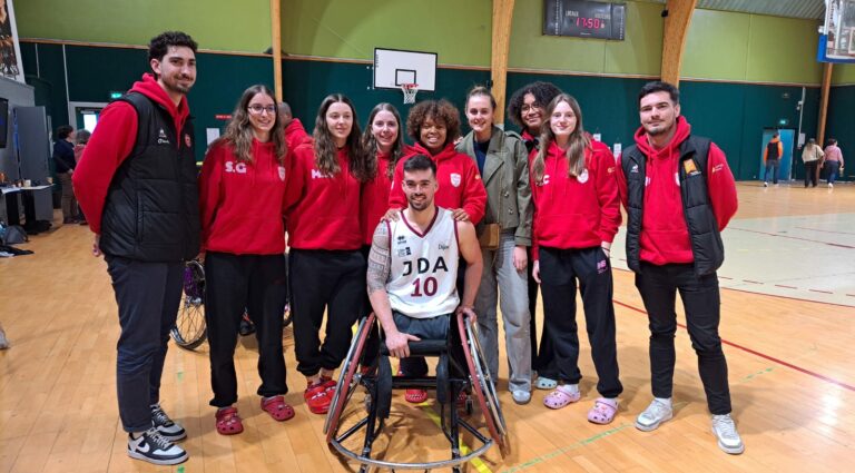 Déplacement à Fontaines Les Dijon pour les U18 F pour une nouvelle victoire!