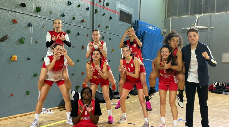 Victoire des U18 Filles région contre Dadolle