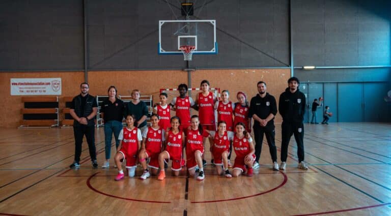 U13F2: un nouveau jeu de maillots pour nos jeunes!