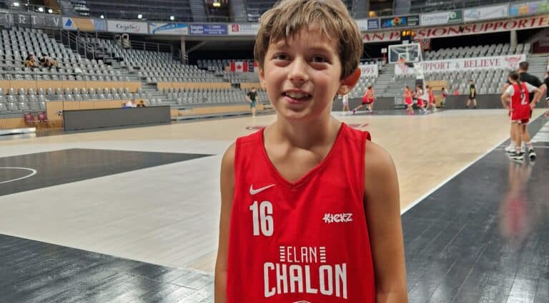 Mathis, 8 ans, plus jeune joueur du camp!