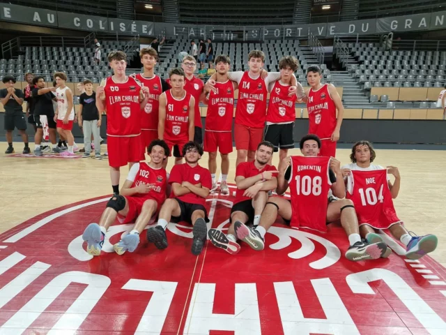 Clap de fin sur notre camp d’été.
Merci à l’encadrement, aux arbitres, aux jeunes participants, et aux bénévoles du club!
On vous souhaite à tous une bonne saison 24-25 🏀